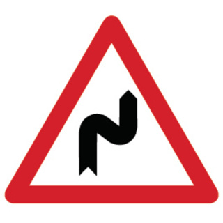 Signal 1.03 Doppelkurve, rechts beginnend