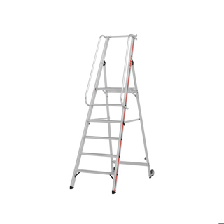 Plattformleiter mit Rollen und Geländer